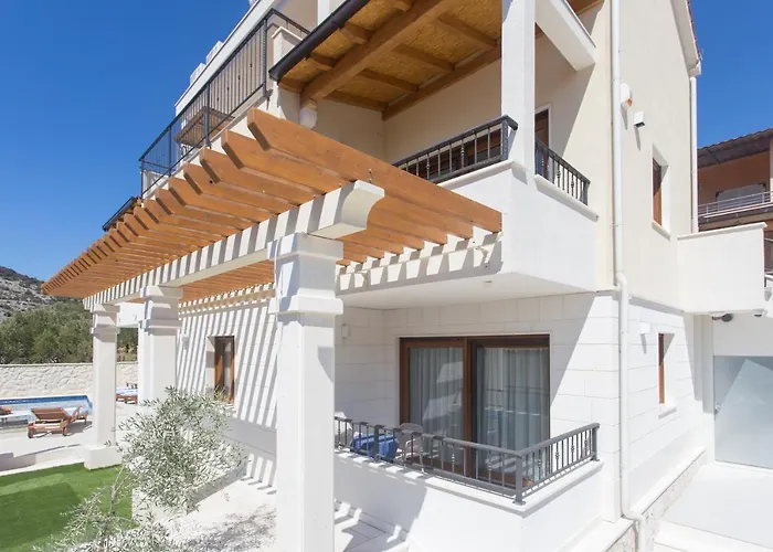 Villa Maestral