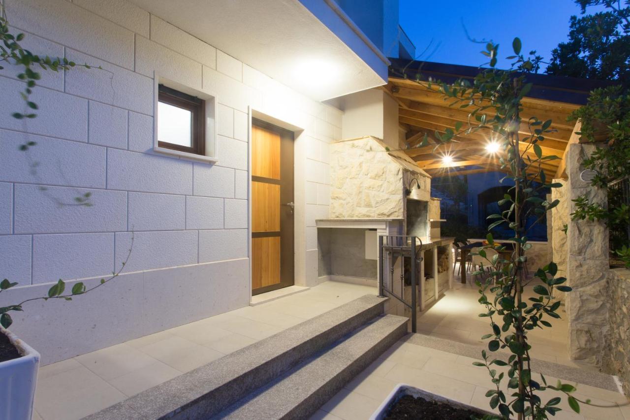 Maestral Villa