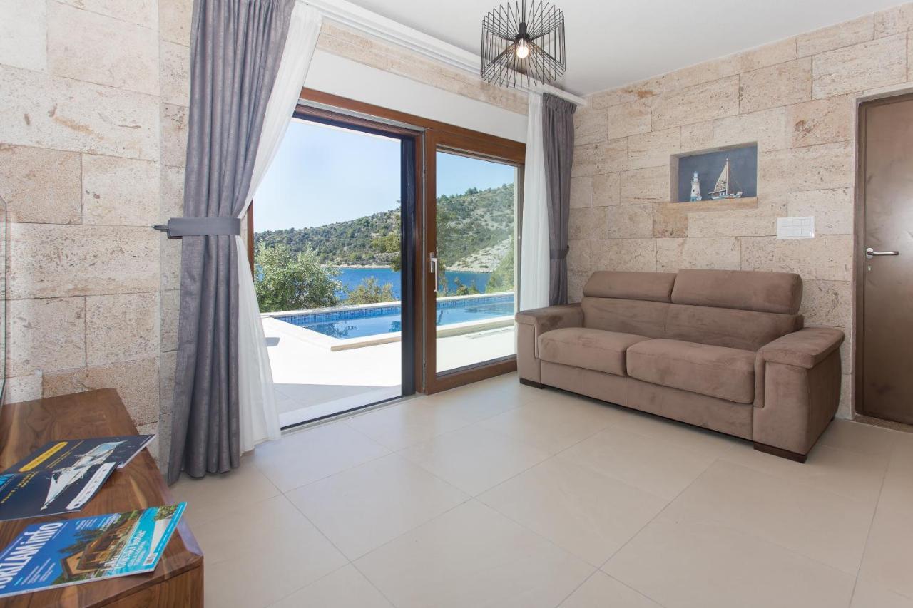 Maestral Villa *