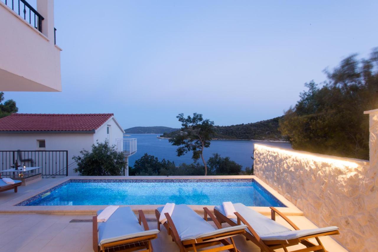Maestral Villa